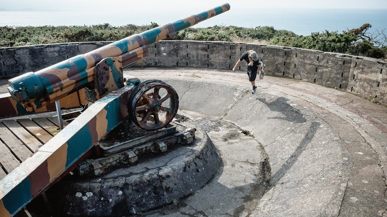 Back in September, Vans invited us for a long weekend on the island of Jersey to attend the inaugural Bowl Ā Crock event at the excellent new Les Quennevais Skatepark, & to sample the challenging-yet-rewarding street spots, with local legend Luka Pinto as our guide. Filmmaker Nick Richards joined us to document the weekend. <br /><br />Featuring Vans riders: Ben Broyd, Conor Charleson, Baz Dan, Merryn Garner, Aaron Jago, Jordan Thackeray & Leo Turner, with appearances from: Eddie De Rocha, Daniel Godfrey, Alex Griffiths, Harry Lintell, Fred Mayer Smith, Joshua Mayson, Olive Newman, Luka Pinto & many more. <br /><br />Filmed & edited by Nick Richards.<br /><br />Additional filming: Forde Brookfield, Merryn Garner, Luka Pinto & Josh Young. <br /><br />Check out our accompanying article, which includes lots of photos from the trip & an interview with Bowl Ā Crock organiser and champion of champion of Jersey skateboarding, Natalie Mayer, here: https://www.greyskatemag.com/post/feature-jaunt-to-jersey<br /><br />Music<br /><br />Ulla Dulla<br />Traffik Island<br /><br />Old Habits<br />Maston<br /><br />Tart Tart (2019 Remaster)<br />Happy Mondays<br /><br />https://www.greyskatemag.com