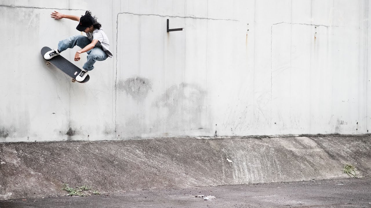 In May 2022 we travelled to Kuala Lumpur, Malaysia with Conor Charleson & Mikey Patrick to visit Vans teammate Don Irfan. We spent two weeks in the city – with a quick road trip through Malacca & Port Dickson – skating with locals & Vans riders visiting from elsewhere in the region. Local filmmakers Tep York & Nizam Hisham documented our visit. <br /><br />Featuring: Conor Charleson, Don Irfan, Mikey Patrick, Fikri Fauzi, Rubianda, Porock Luis, Azhan Firdaus, Koya Miyasaka, Shah Ramadhan & Ian Iman.<br /><br />Filmed by Tep York & Nizam Hisham. Additional filming: Mark Khor.<br /><br />Thumb photo: Henry Kingsford.<br /><br />Music<br /><br />Bersama Lagi<br />By Annuar & Ellina<br /><br />Check out our 'Hot as Hell Feature' from Grey vol. 05 issue 15 here: https://www.greyskatemag.com/post/feature-hot-as-hell-vans-in-malaysia<br /><br />Subscribe to our Youtube channel here: https://www.youtube.com/channel/UCjoS...<br /><br />https://greyskatemag.com/