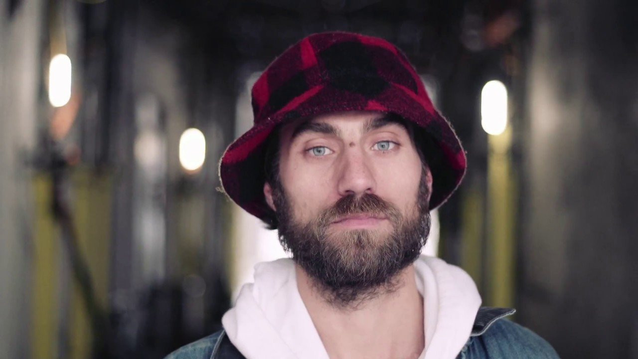 We spent a few hours with Eli Reed, who was in London with Diamond Supply Co. for the launch of its Johnny Cash collab, in shops now.<br /><br />Film, edit and still photography: Sirus F Gahan.<br /><br />Music: CAJM<br />https://soundcloud.com/oemlmusic<br /><br />http://www.greyskatemag.com/<br />https://diamondsupplyco.co.uk/<br />http://www.sirusfgahan.com/