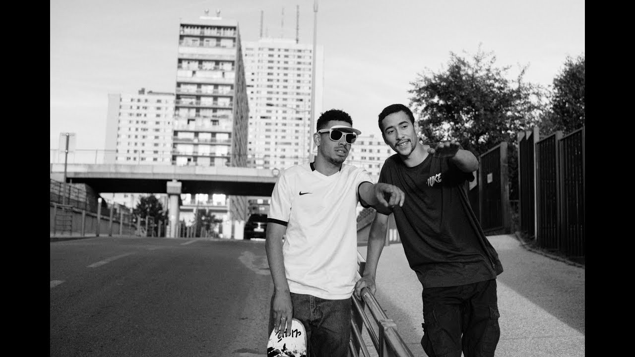 Summer Suburbs is a new film by Guillaume Perimony for De Paris, Nike SB and Grey, filmed over four days in the east Parisian suburbs.<br /><br />Starring: Marc A Barbier, Thomas Busuttil, Kyron Davis, Matt Debauche, Yann Garin, David Jakinda, Michael Mackrodt, Romain Marit, Tyrone O'Hanrahan, Juan Saavedra and Santiago Sasson.<br /><br />Music: Lomepal – Pommade.<br /><br />2016 Yearbook City Triptych available to pre order here:<br /><br />http://deparis.bigcartel.com/product/pre-order-dpy-2016-tryptik-yearbook<br /><br />http://www.greyskatemag.com/<br />http://deparisyearbook.com/<br />http://www.nike.com/gb/en_gb/c/skateboarding