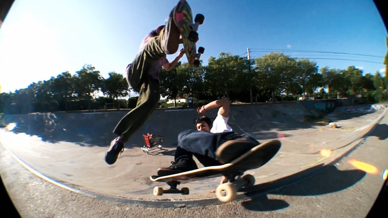 Film Trucks présente sa dernière vidéo filmee « A promo video » entre autres à Lyon et durant un trip à Marseille. Pleasure Love ouvre le bal avec quelques belles manœuvres dont lui seul a le secret suivi par Enzo, Jérémie, Etienne Turnbull et toute la cohorte des gars de Film. Ben Koppl conclut l’edit avec notamment une line pleine de créativité au DIY de Fleurieu.<br />Filmed by Harvey Brepson.<br />Edited by Bastien Regeste.<br />Featuring : Enzo Morel, Flo Maillet,, Jérémie Daclin, Etienne Turnbull, Arno Wagner, Nicline Egberg, Pieter De Clus, Spencer Siemen, Théo Moga, Ben Koppl.