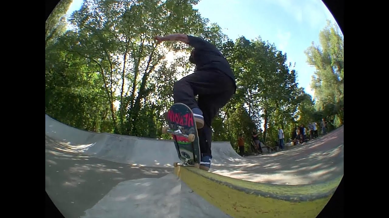 Warm up Session for the Slappy Challenge 2024 at Fleurieu DIY <br />We made a new Obstacle for the even and it was fun<br />Big up Volcom for the support<br />Filmed by Ryan Bourg, Harvey Brepson, Arthur Ducat & <br />Edited by Bastien Regeste