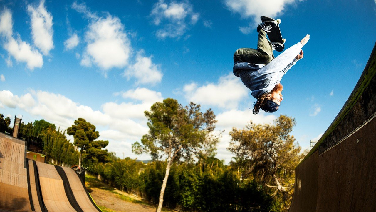 From Kona to the Hawk's nest, Gregson delivers a heart-pumping display from the top vertical terrors. Watch Schaar, Russell, Barros, and Wilkins get to work. <br /><br />Keep up with Thrasher Magazine here:<br /> http://www.thrashermagazine.com<br /> http://www.facebook.com/thrashermagazine<br /> http://www.instagram.com/thrashermag<br /> http://www.twitter.com/thrashermag