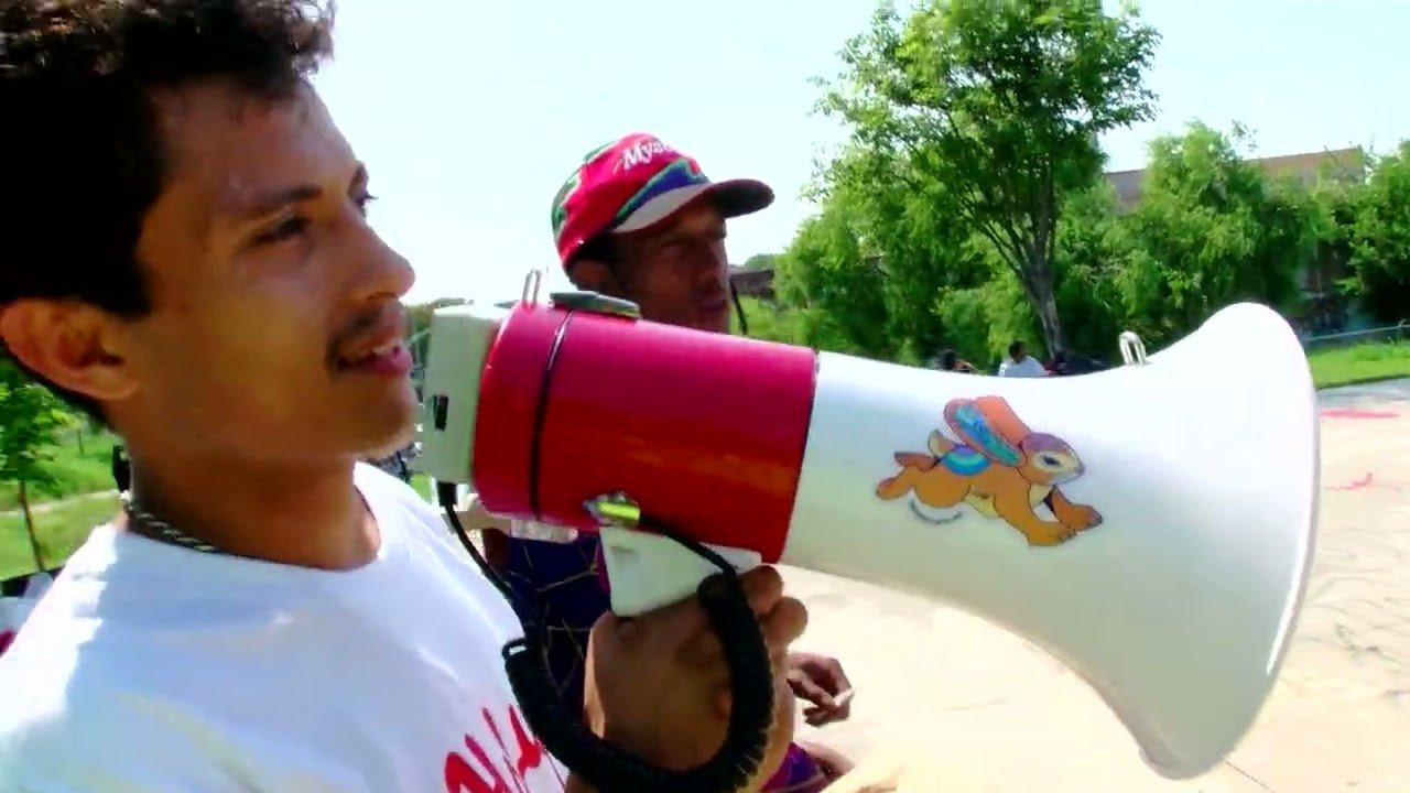 Chalupa knows how to bring a jam together! <br /><br />Sponsored by Redbull, Supreme, Character Skateboards, Southside Dreams, Trabajando, Loose Squares, and more! <br /><br />Follow Chalupa Streetwear @csw.marca