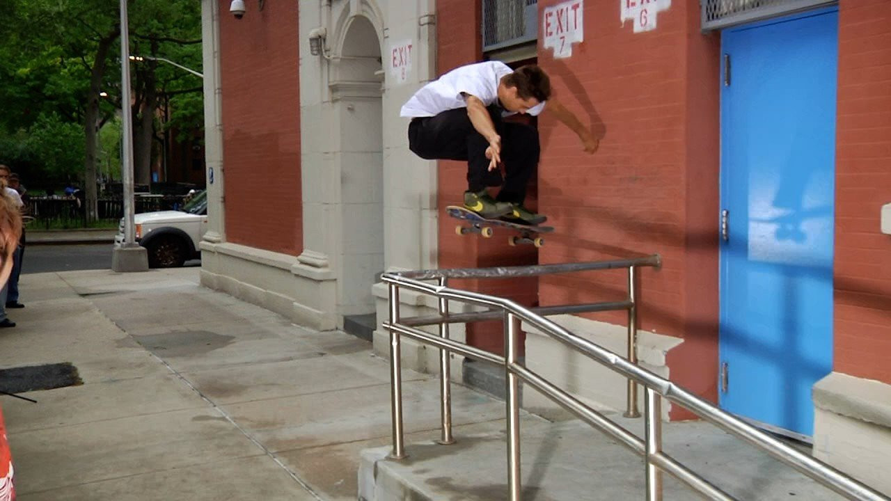 Week trip to New York City<br /><br />Featuring - Blake Carpenter - Art Cordova - Thomas Dritsas - Daniel Teran <br /><br />Filmed & Edited by @kevperezz <br /><br />Additional Filming by - Devin Lopez & Naquan Rollings <br /><br />https://vinylskateboards.com/<br /><br />#skateboarding #youtube #skate