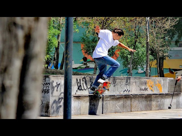 El Pelukaz se fue al “Zacatequeando” con Ollieshit y esto fue lo que se trajo, unas buenas anécdotas, historias, comida y sobre todo skateboarding para “rucos”. Capítulo en memoria de Roberto Espino #skateboarding
