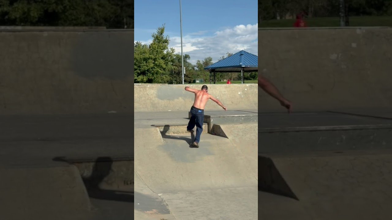 Quick street-style session at Memorial Skatepark in Colorado featuring Nightmare Flip and Tre Double Flip. Filmed for Ritual Skateboards.<br /><br />#RitualSkateboards #RyanHeier #Shorts #Skateboarding #TreFlip