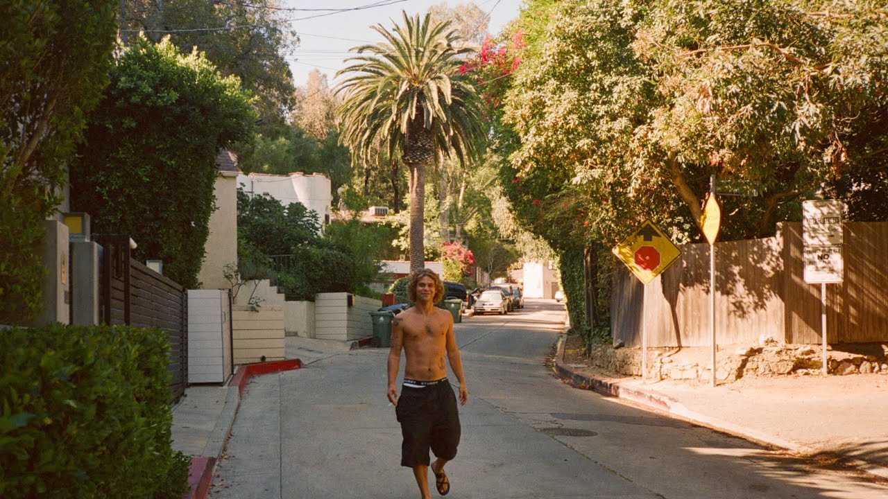 Filmed in Los Angeles, California<br /><br />Tracklist:<br />Hissing Of Summer Lawns- Joni Mitchell<br />Watermelon In Easter Hay- Frank Zappa<br />Goettsching- Prins Thomas<br />Golden Garden- Pender Street Steppers<br />Floatation (Subsonic Grid Mix)- The Grid<br />Dirty Sheetz- Halo, Adam Pickrell, Paluka<br />Circles (Party Version)- The Rhythm Odyssey & Dr Dunks<br />Sophia- Antoine Rocky-Horror<br />Bella- Carlos Kassian <br />Funk Seven- Lords Of Svek<br />East Of Lake- Space Ghost<br />Sunsets- Gavin Froome<br />Zeek Freekin Dub- Crescendo<br />Colors In The Rain- Pocket Club<br />Lovemachine- Supermax<br />Earlyman Dance- Benedek<br />Leave Your Life (Lonely Hearts Mix) - Alex Kassian