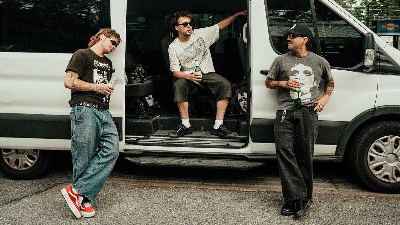 We rented a 12 seat van and decided to bum rush the Canadian border with Chucky Lane, T-Funk and most of the Jenkem crew to check out The Dime Glory Challenge and enjoy some DIYs and Beers along the way. <br /><br />Directed / Edited by: Greg Navarro (https://www.instagram.com/gregpnavarro)<br />Produced by: Ian Michna (https://www.instagram.com/ian.michna) & Greg Navarro<br />Filmed by: Greg Navarro, Austin Leleu (https://www.instagram.com/austinleleu), Marco Hernandez (https://www.instagram.com/marco.antonio_h), Wilson Lucas (https://www.instagram.com/wilson_lucas), Ian Michna<br />Special Thanks: Vans Skateboarding & Dime<br /><br />MORE INFO: https://www.jenkemmag.com/home/<br />SHOP JENKEM: https://shop.jenkemmag.com/