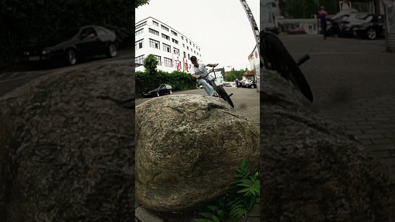 A future Éclat classic, this is the #FELIX stem.<br /><br />FELIX PRANGENBERG’s new signature stem mirrors his own innate drive to break away from the norms and explore the new.<br /><br />We started from square one with the #FELIX stem, utilising a unique contoured profile and cut-out design to give the stem a bold and timeless look.<br /><br />The new #VICEJAW 49mm faceplate and super tall 35mm stack allow this stem to clamp both the bars and fork steerer tube with a supreme grip.<br />A mixture of the old and the new, the stem is available in BOTH a front load and a lower rise top load design.<br /><br />Available worldwide 🌐