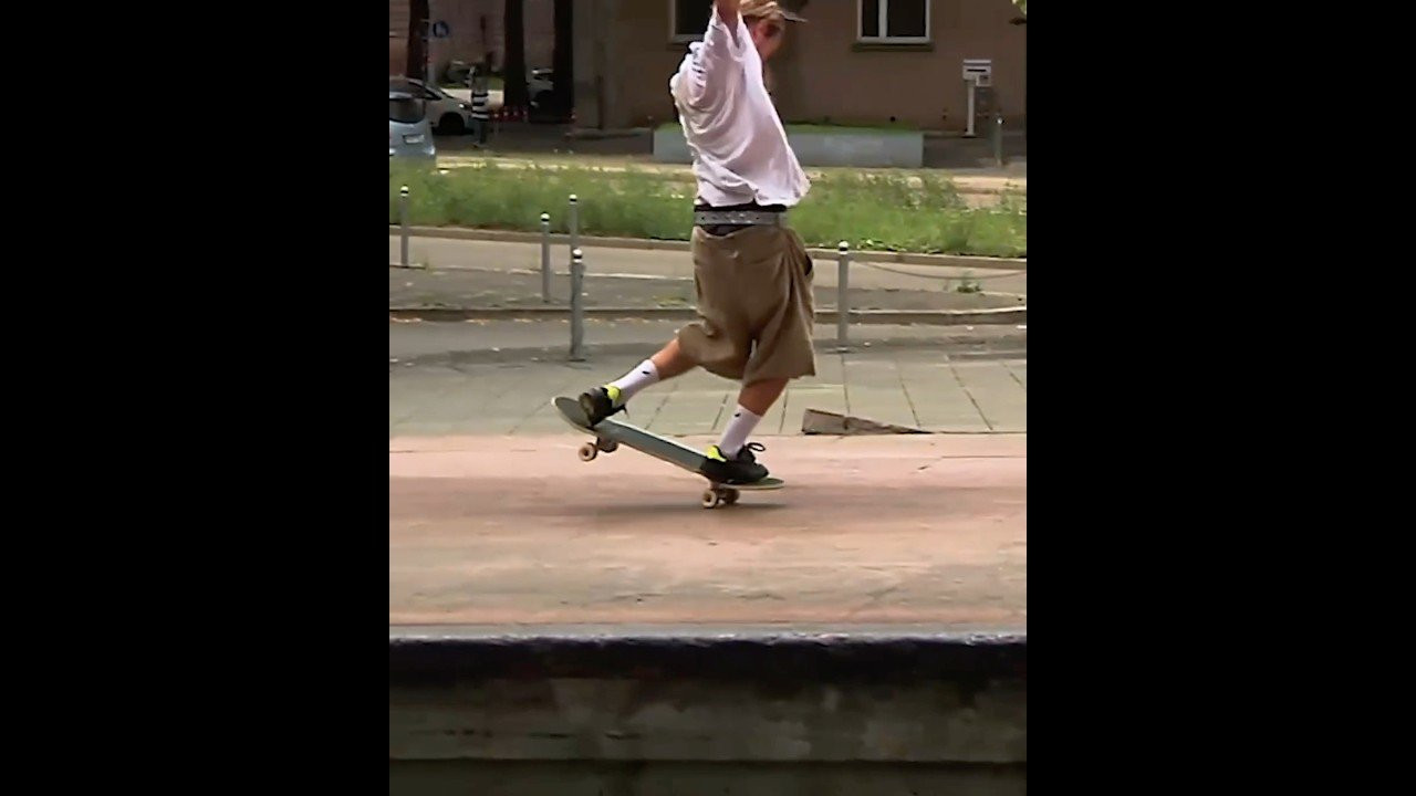 Victor Campillo from ASICS' "A Guided Tour" video ⚖️