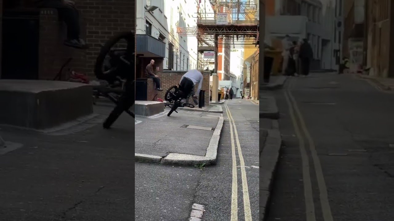 Sam Chamberlain (@sweetcowboysam)