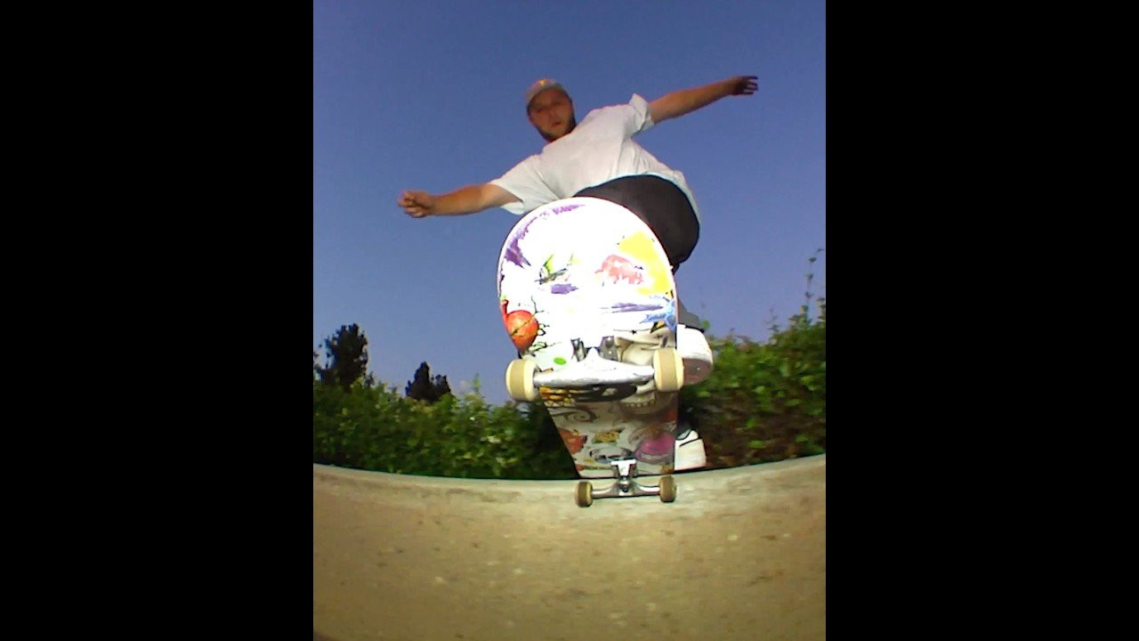 Jamie Foy goes to work in Dickies X Thrasher’s “Diesel Time” 👨‍🏭