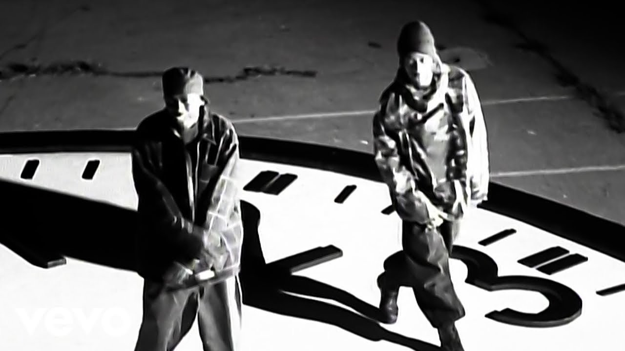 Official Music Video for Liquid Swords performed by GZA.<br /><br />#GZA #LiquidSwords