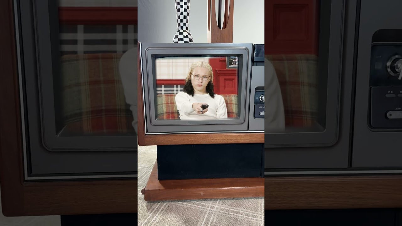 Tuning into the Vans Holiday Collection with Tony Alva and Nettspend.<br /><br />Subscribe now at: http://www.youtube.com/vans?sub_confirmation=1<br /><br />Connect with Vans: <br />http://www.vans.com <br />http://www.tiktok.com/@vans<br />http://www.instagram.com/vans<br />http://www.youtube.com/vans