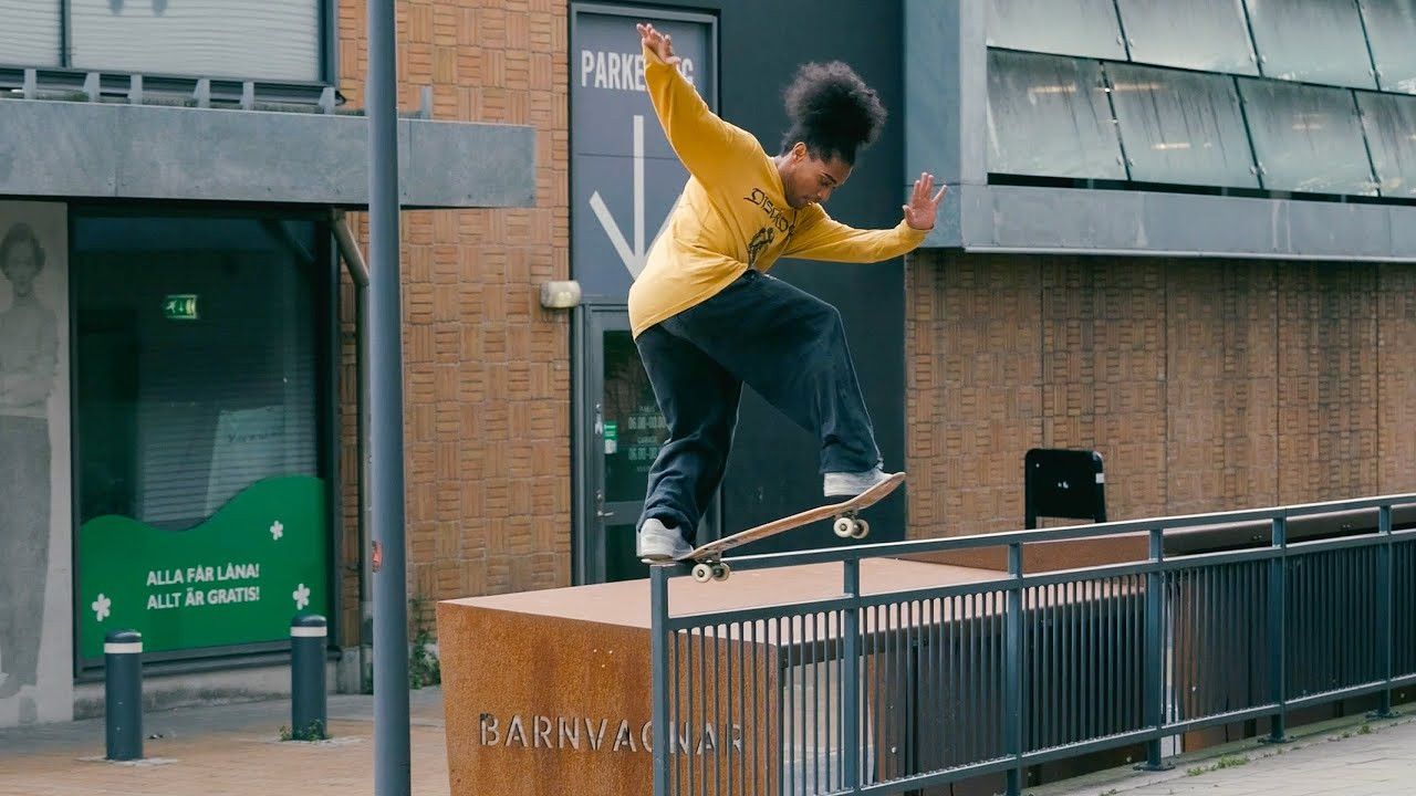 Feat. Marcelo Batista, Bruno Silva, Kilian Zehnder, Adriel Parmisano,<br />Joao Lucas.<br /><br />A few days in Malmö exploring the city and getting some extra laps in at LOVE Malmö, the reincarnation of Philadelphia's infamous skate plaza. <br />"Vandrare" as in the Swedish word for wanderer. <br />Vandrare Special: Find the hidden QR Codes in the video for additional footage. <br />Enjoy. <br /><br />Video by Albino Freaza & Jose Luiz Asevedeo<br /><br />Get our books & apparel collection here: https://pocketskatemag.com/shop/<br /><br />Feel free to subscribe to our channel and follow us on Instagram:<br />http://www.instagram.com/pocketskatemag <br /><br />Our Website:<br />http://www.pocketskatemag.com