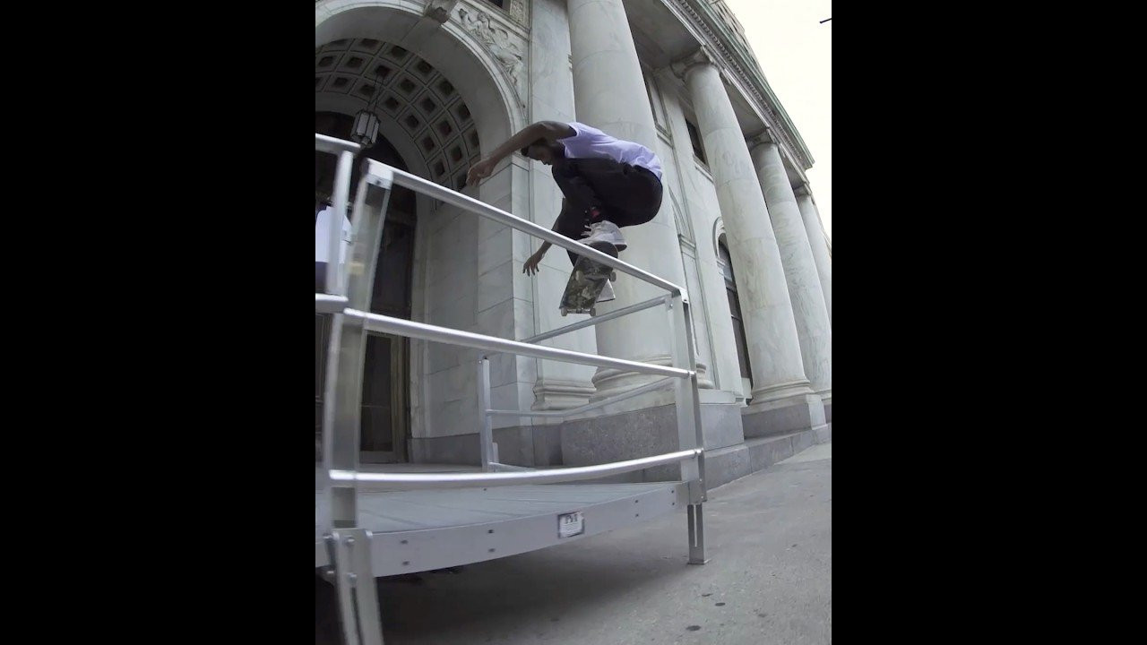 Quel Haddox in the Philly streets 🦺