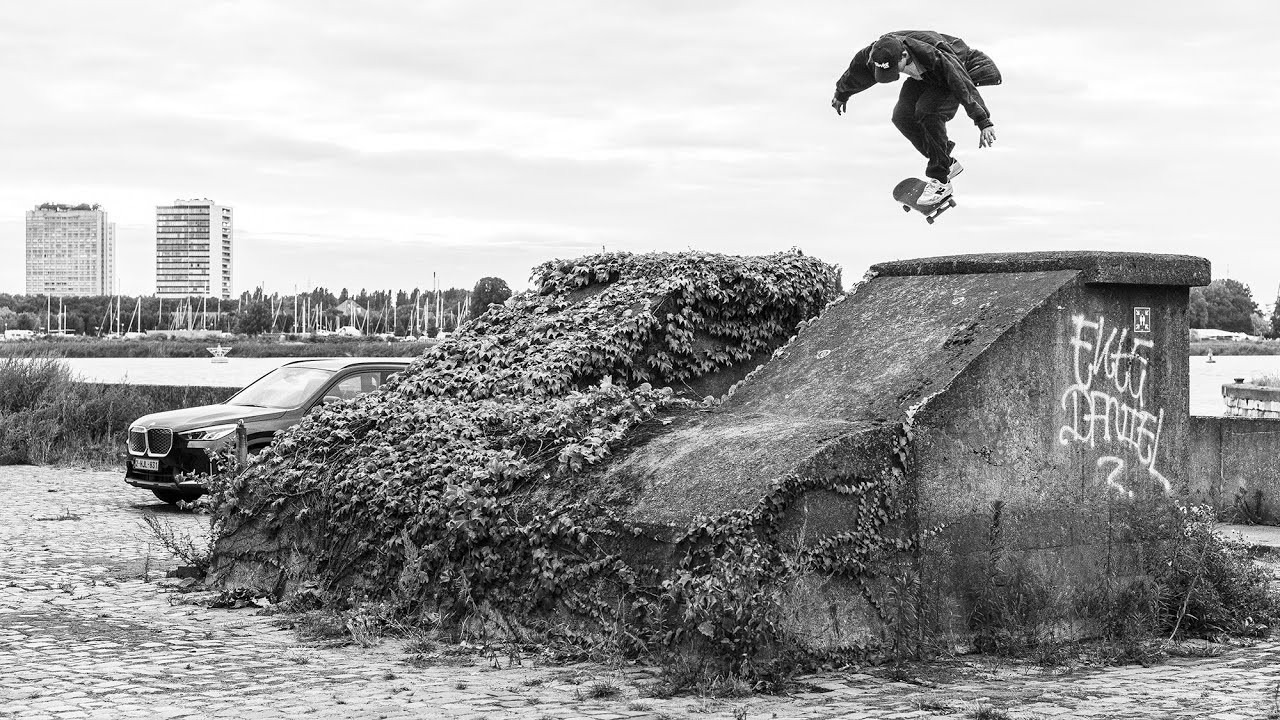 We are pleased to present ‘Gno, Me!’, a video by Ben Dixon documenting Service Works’ first skate trip, a food-themed jaunt to Belgium this summer. <br /><br />Featuring: Albie Edmonds, Jordan Lightowler & Michael Tarry.<br /><br />Guest skaters: Luc Babczynski, James Willett & Maité Steenhoudt.<br /><br />Filmed & edited by Ben Dixon.<br />Thumb photo by James Collins.<br /><br />Check out our accompanying Feature – Gno, Me! – in Grey vol. 05 issue 28, in shops now.<br /><br />Music <br /><br />Prince<br />How Come U Don’t Call Me Anymore<br /><br />https://www.greyskatemag.com/<br />https://serviceworks.xyz/