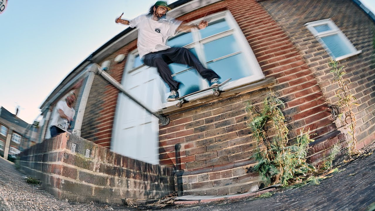 We are pleased to present 'Southern Discomfort', a video by Tom Pickard starring Chris Collins, filmed around the south-east of England.<br /><br />Filmed & edited by Tom Pickard.<br />Additional filming: Sonny Wright, Henry Bailey, Luke Dench & Al Hodgson.<br />Titles by Lizzie Heath.<br />Thumb photo by Kai Krick.<br /><br />Guest skaters: Sam Allison, Matt Ransom, Sonny Wright, Jordan Marowitch, Harry Lintell & Al Hodgson.<br /><br />Check out Chris's Interview in Grey vol. 05 issue 28, in shops now. <br /><br />Music <br /><br />Gorrión<br />Gloria<br /><br />https://www.greyskatemag.com