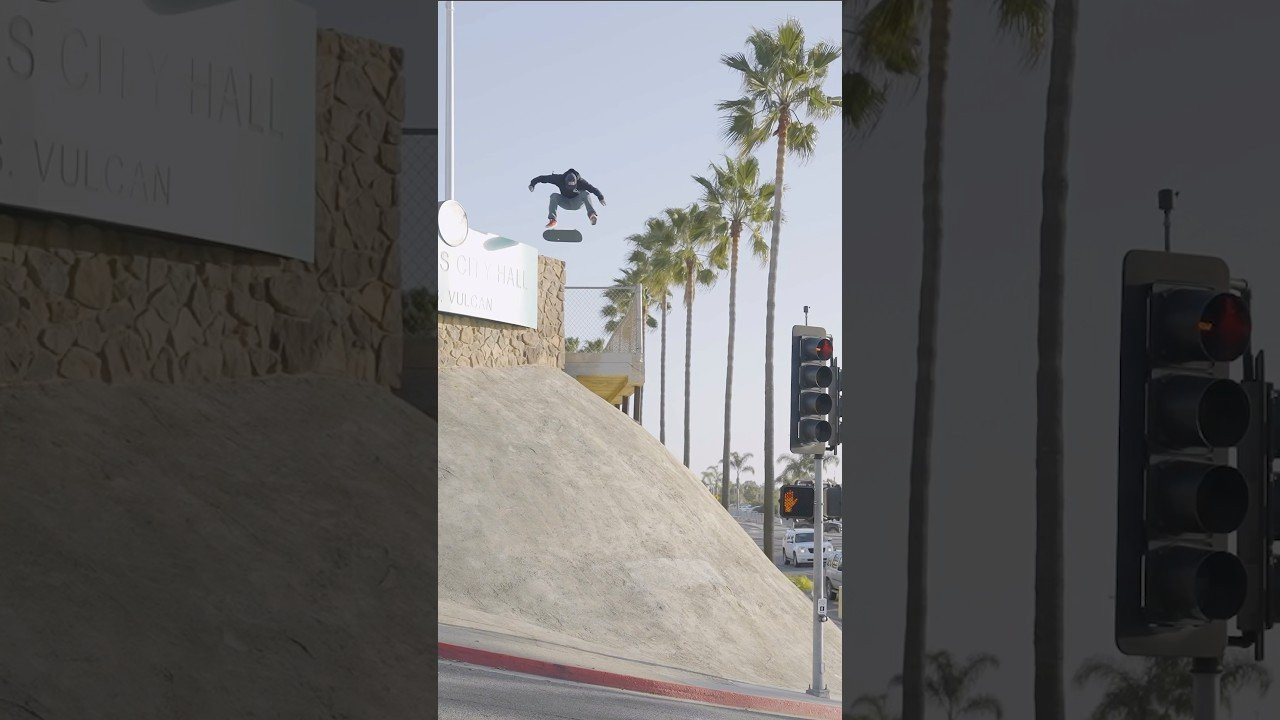 bro is built different<br /><br />Ryan Sheckler drop in kickflip
