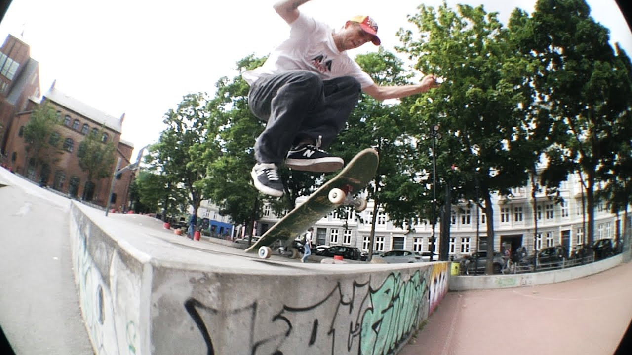 Kai’s first-ever video part after skateboarding for 12 years is taking you to various places across Europe and Africa, being filmed in Agadir, Morocco; Copenhagen; Warsaw and Krakow, Poland and hometown spots in Stuttgart, Tübingen & Reutlingen in Southern Germany.<br /><br />a video by Frederick Schneider <br /><br />filmed by: Frederick Schneider, Marina Kristin, Oli Hausmann & Tjark Damerius<br /><br />titles by: Niclas Rüdiger<br /><br />More from us:<br />website // https://bubbleskatemag.com/<br />instagram // https://www.instagram.com/bubbleskatemag/<br />tiktok // https://www.tiktok.com/@bubbleskatemag