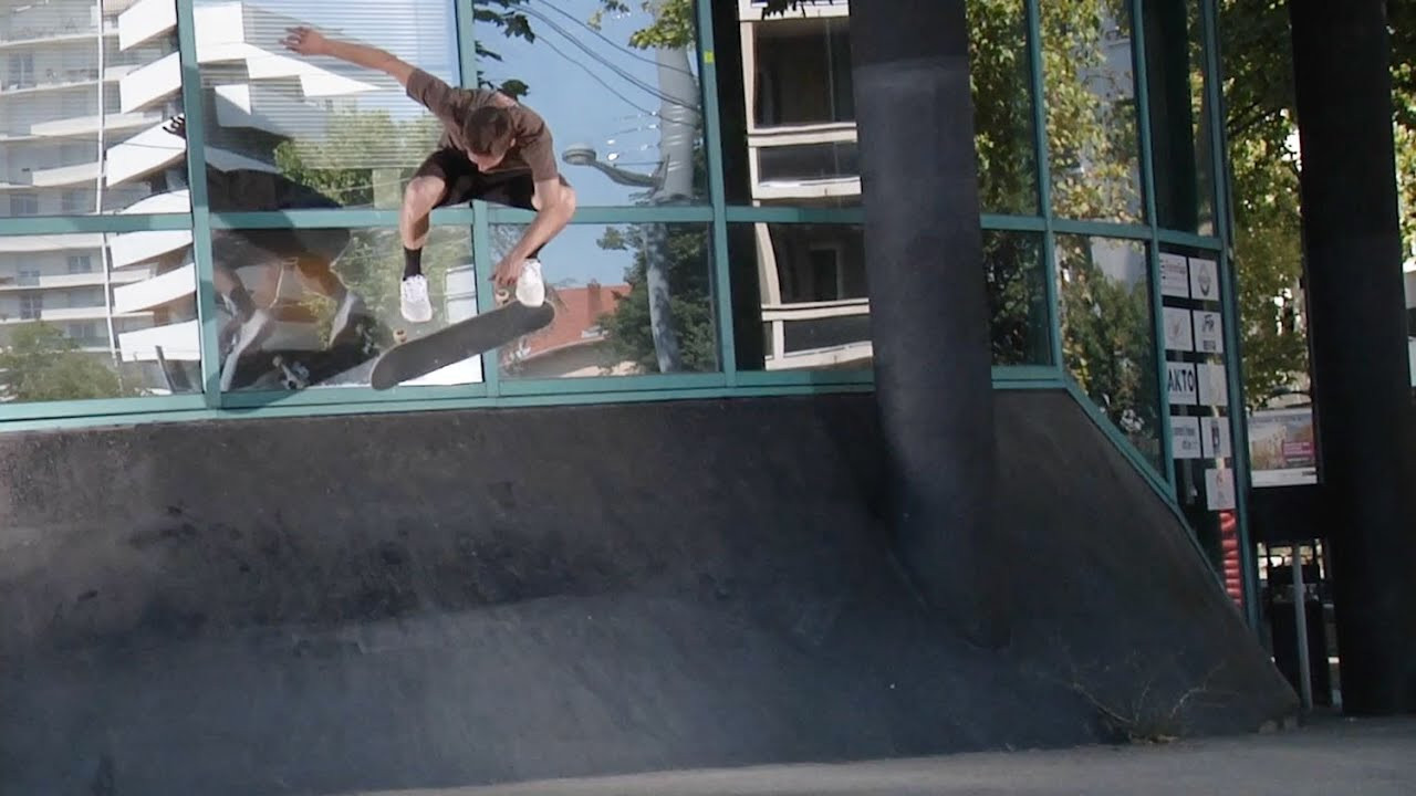 Tom Knox, Tyler Surrey, Austyn Gillette, Leonardo Bodelazzi, Eniz Fazliov, Flo Mirtain, Helena Long, Ibu Sanyang, Pekka Løvås, Arno Wagner, Victor Campillo, Oscar Candon, Willow Fernandes, Juan Virues and Léo Cholet in Lyon fir our 10th Anniversary trip to Lyon last summer.<br /><br />Watch "Bon Anniversaire!" in its original form here: https://m.youtube.com/watch?v=TR1-tiiDSwQ<br /><br />Behind the scenes cut by Vincent Jugnet.<br /><br />Filmed by Pekka Løvås & Vincent Jugnet.