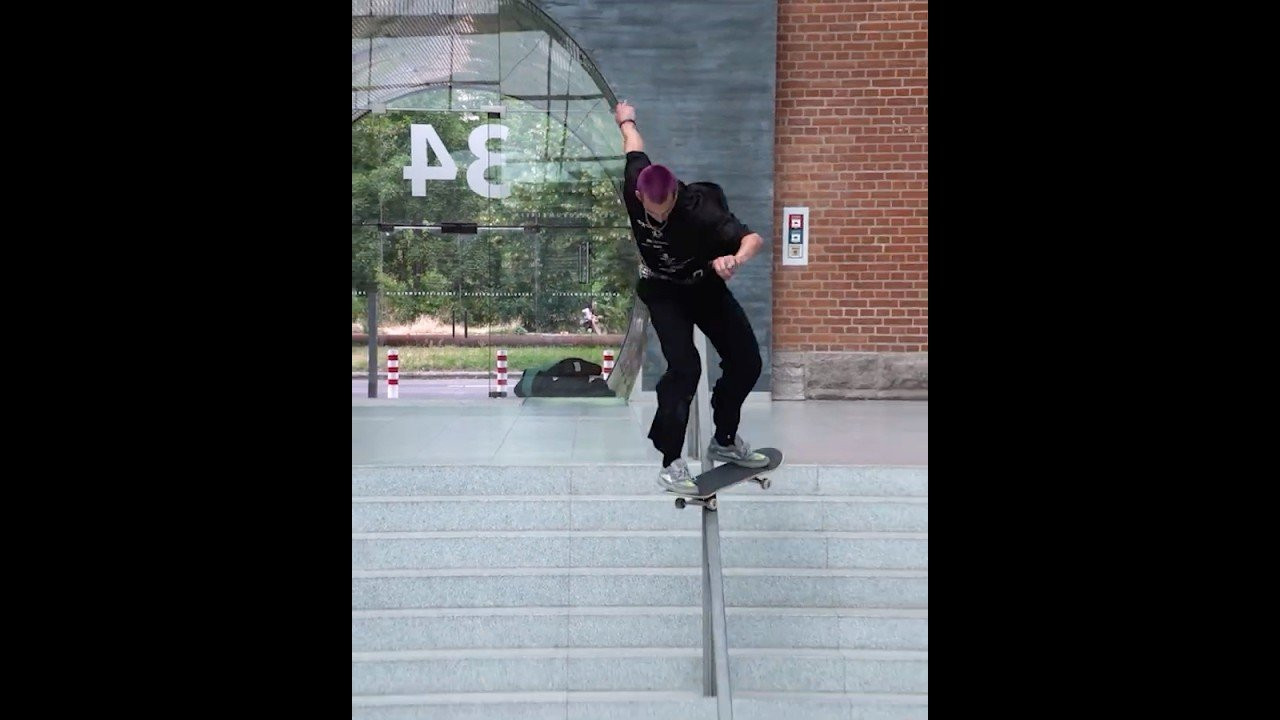 🗣️ Tony Hawk congratulates David Loy on his new part, 20 years on Birdhouse, and sobriety.