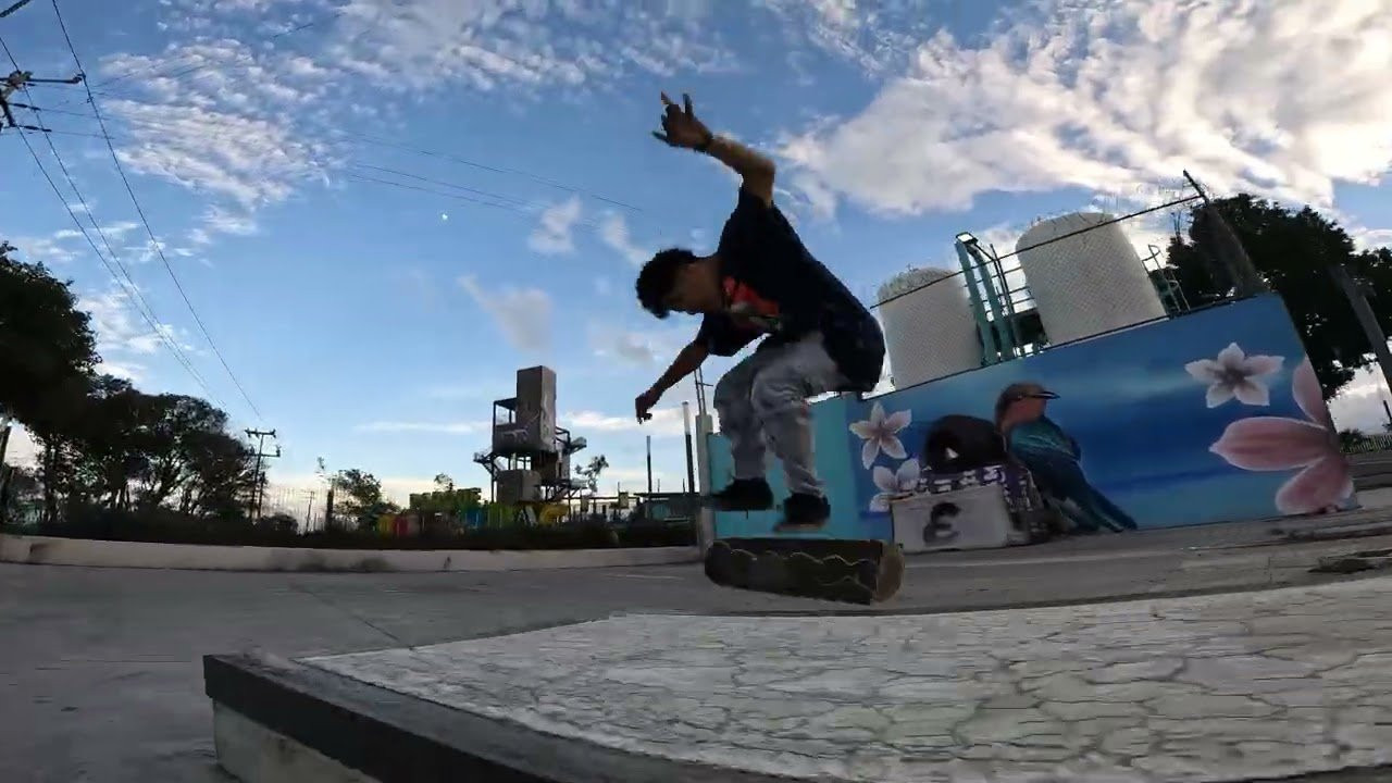 Prehispanic Skateshop y Erick Borges nos regalan esta gran videoparte filmada con Go Pro, y en el cual Erick destruye distintos spots de la cdmx.