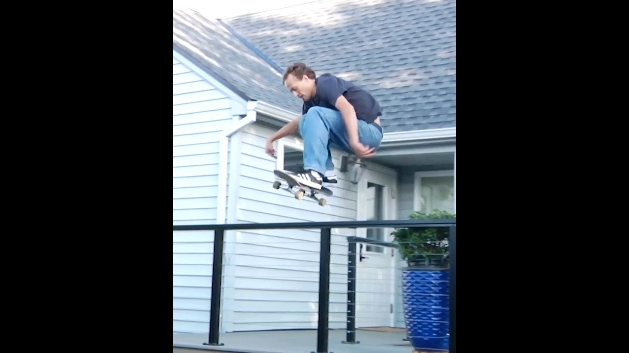 🔪 Alex Lobasyuk kills it in Adam Robo's "Downtime" video 🎬 Full video playing on the Thrasher site 📡