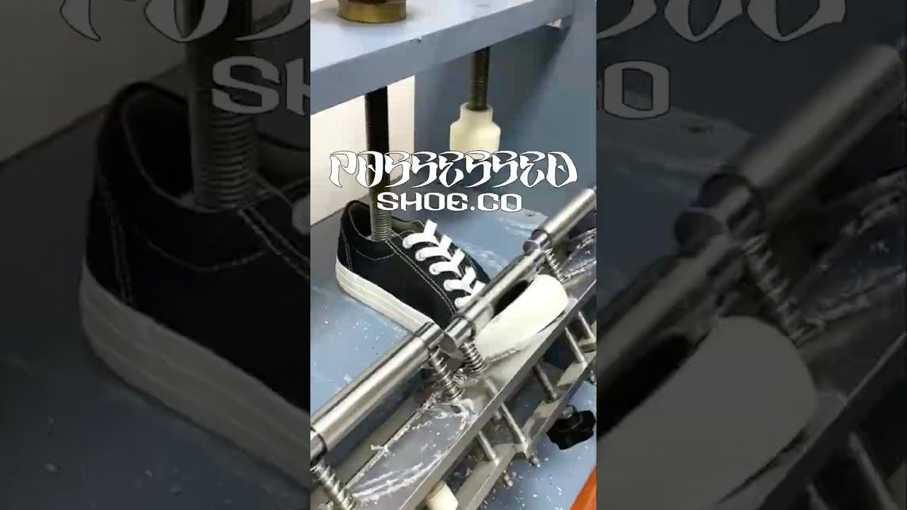 「音声オンで解説」<br /><br />POSSESSED SHOEは、柔軟性と耐久性を兼ね備えたヴァルカナイズドソールを追求しています。 <br /><br />強度測定の一つに、つま先を繰り返し曲げる「屈曲試験」があり、このテストによって、耐久性を数値で証明します。 <br /><br />ISLAND UPSETTERS “SLAPPY”は、一般基準を超える32,000回を記録。<br /><br />POSSESSED SHOEは、さらにタフでしなやかなスケートシューズを目指します。 <br /><br />商品に関するお問い合わせは、POSSESSED SHOE取り扱い店舗まで。メーカー在庫対応致します。詳しくは下記リンクのウェブサイト内「STORE LIST」からご確認ください。<br /><br />https://www.possessedshoe.com/<br /><br />取り扱いに関するお問い合わせは、WEBSITE からどうぞ。<br /><br />Link in bio for more information, and overseas customers.