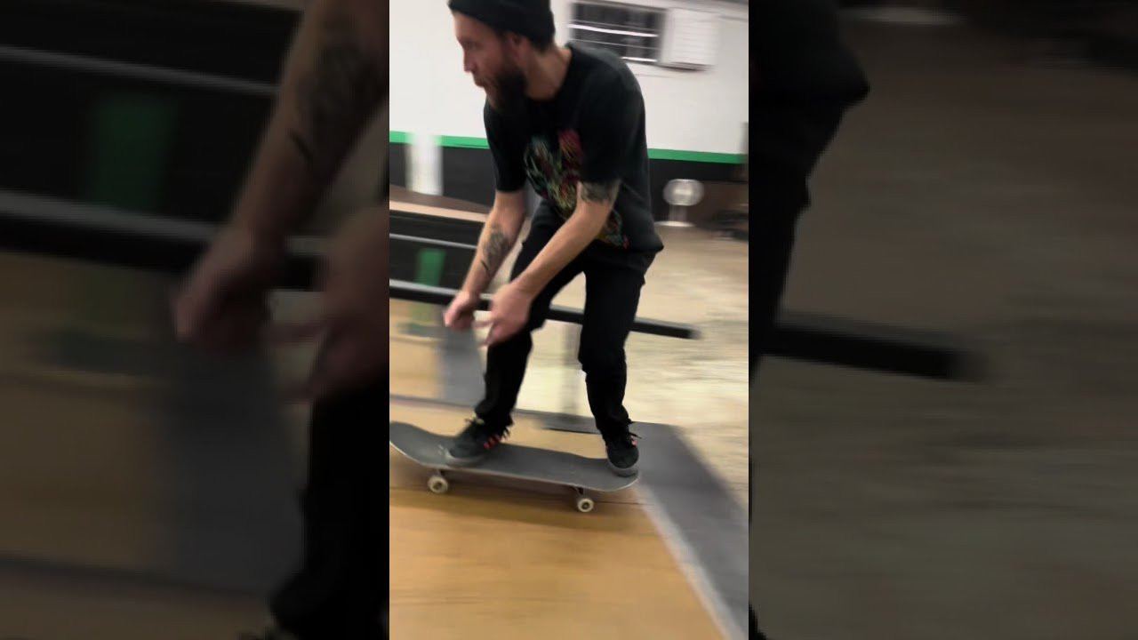 BS Crooked Grind to BS Crooked Grind & BS Crooked Grind to BS 50-50 Grind at G&P Indoor Skatepark by Bobby Hebner in Colorado Springs. Filmed for Ritual Skateboards.<br /><br />#BobbyHebner #CrookedGrind #RitualSkateboards #Shorts #Skateboarding