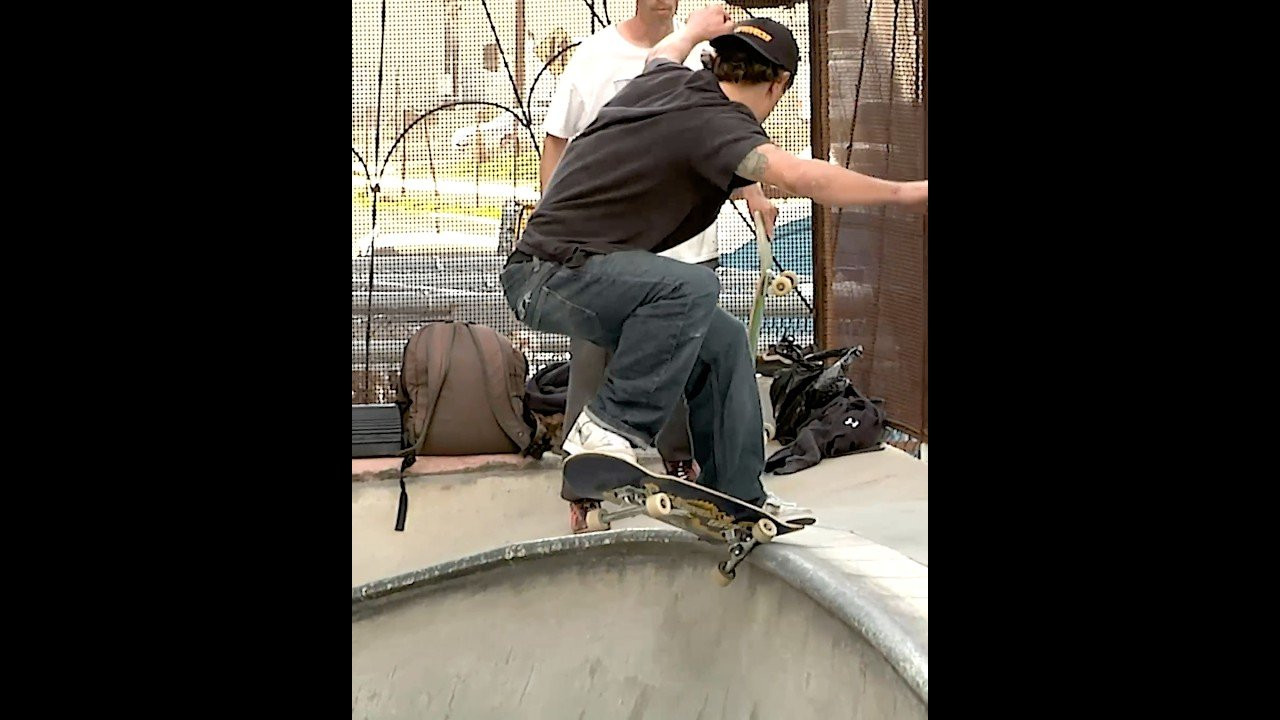 🚨 GUS GORDON goes off in Antihero's “Dumpster Dive” video 📼 Now playing on the Thrasher site 📡