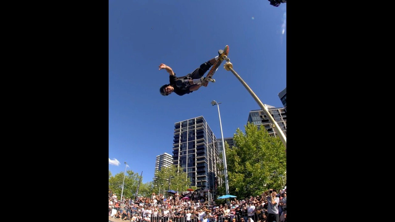 Bone-crushing slams and unrelenting aerial action means that Belco is back! Squish, Chloe, Greyson, Kieran and King of the Bowl Tom Schaar put on a helluva show.