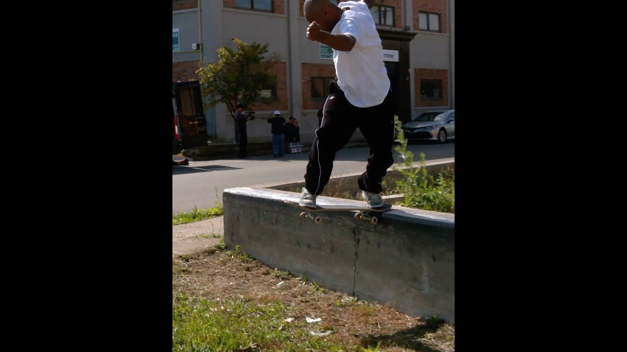 We hit the road with New Balance for a whirlwind tour across the States. Foy, Tiago and the top-notch team put on an unforgettable show, demolishing every spot and demo in their path.