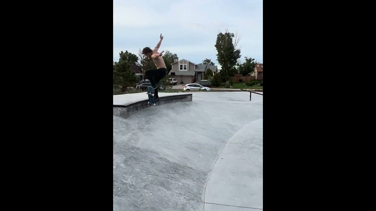 Fakie Smith Grind Fakie FS Flip Out at Panorama Skatepark by Coleman Phillips in Colorado Springs. Filmed by Mike Reid for Ritual Skateboards.<br /><br />#ColemanPhillips #RitualSkateboards #Shorts #Skateboarding #SmithGrind<br /><br />@WallieBoard