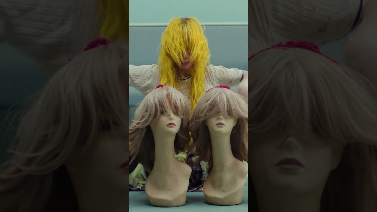 HAYLEY WILLIAMS IS OFF THE WALL. <br /><br />The new Authentic collection is available now.<br /><br />Subscribe now at: http://www.youtube.com/vans?sub_confirmation=1<br /><br />Connect with Vans: <br />http://www.vans.com <br />http://www.tiktok.com/@vans<br />http://www.instagram.com/vans<br />http://www.youtube.com/vans