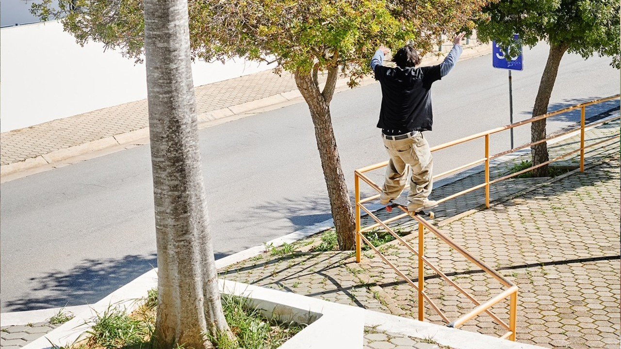 Winding grinds and unpredictable lines, Deedz destroys every piece of steel in his path with backup from the Nike SB team. <br /><br /><br />Keep up with Thrasher Magazine here:<br /> http://www.thrashermagazine.com<br /> http://www.facebook.com/thrashermagazine<br /> http://www.instagram.com/thrashermag<br /> http://www.twitter.com/thrashermag