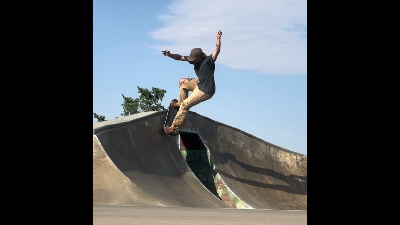 Panty Wetter to Barley Grind at Spring Canyon Skatepark by Brenden Fitch in Fort Collins. Filmed for Ritual Skateboards.<br /><br />#BarleyGrind #BrendenFitch #RitualSkateboards #Shorts #Skateboarding