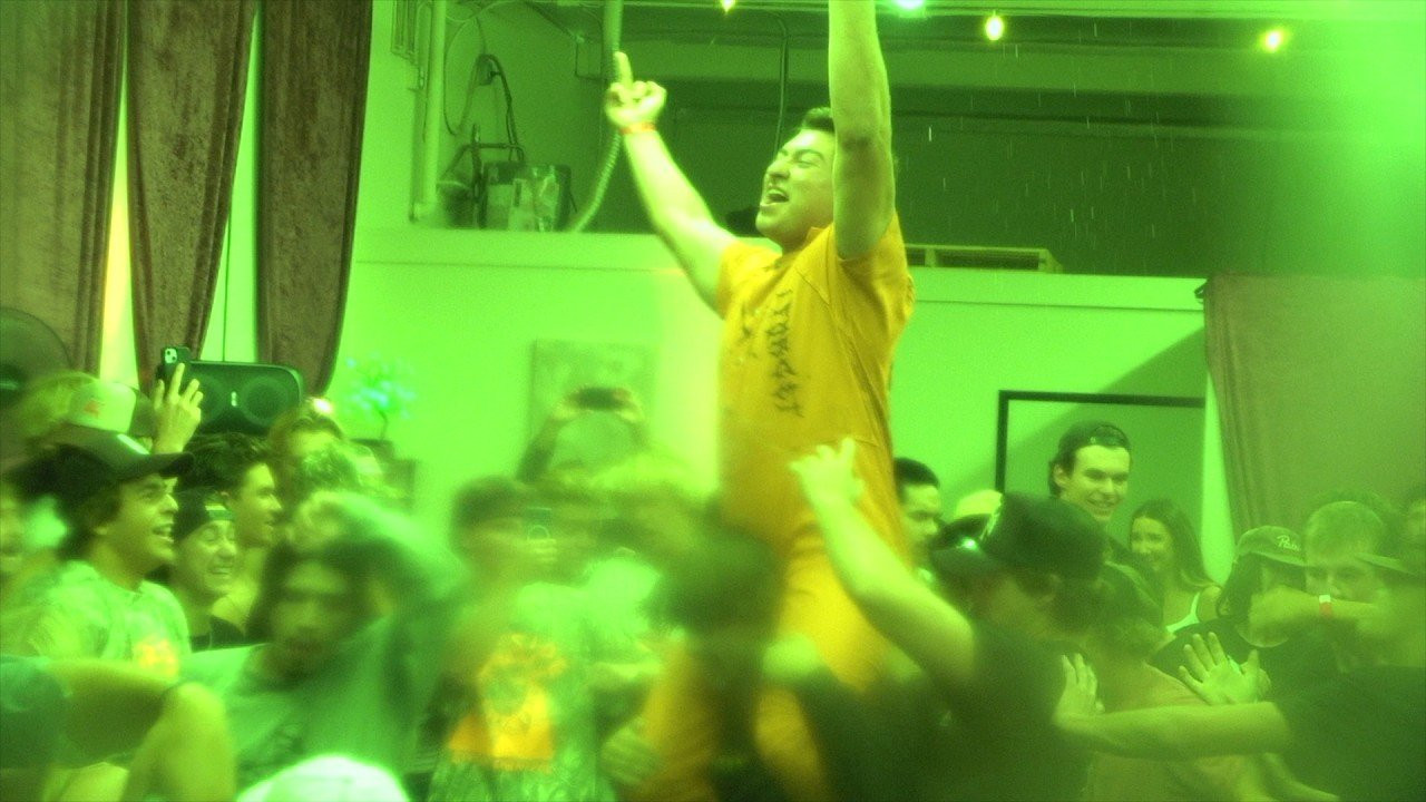 GARAGE FINDS #4: IFORGET <br /><br />We sat down with the HB band I Forget and asked them some of our burning questions. Then we went to the garage where they practice to record a live set. <br /><br />You can download the full set on all platforms. SUPPORT THE YUTH AND SUPPORT I FORGET!!!