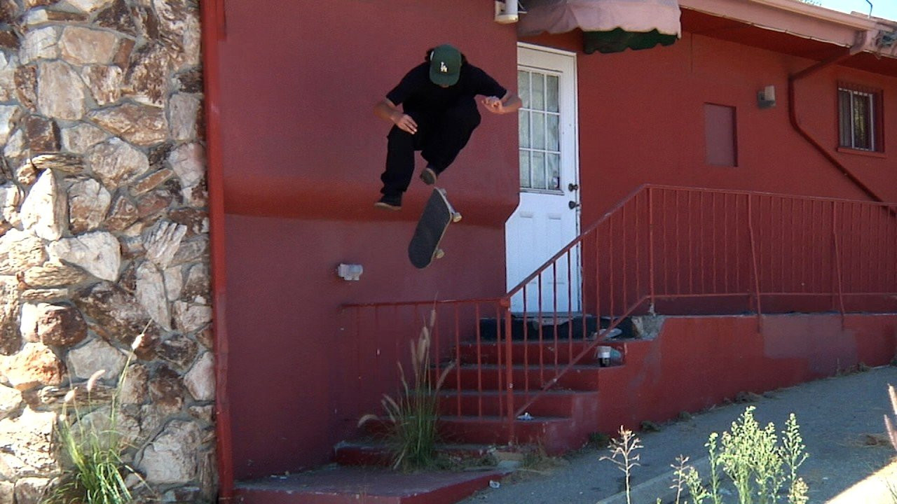 Vinyl Skateboards Extended Play <br /><br />Featuring - <br />Blake Carpenter<br />Diego Najera<br />Art Cordova <br />Thomas Dritsas<br />Daniel Teran <br />Kai Suematsu <br />Frankie Spears<br />Mariah Duran <br /><br />Video By - @kevperezz <br /><br />Filmed By <br />Kevin Perez<br />Devin Lopez<br />Kaylanne Diaz<br />Jorge Villagomez<br />Joe Monteleone<br />Bobby Bils <br />Dean Kubasek <br />Andres Garcia<br /><br />#skateboarding #youtube #skate