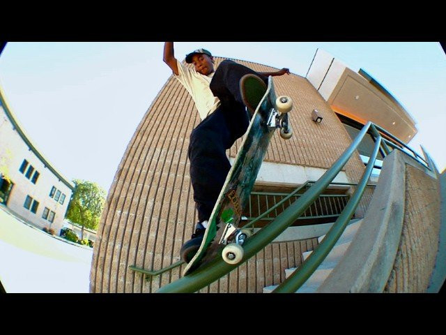 Filmed and edited by Jean-Luc Vida.