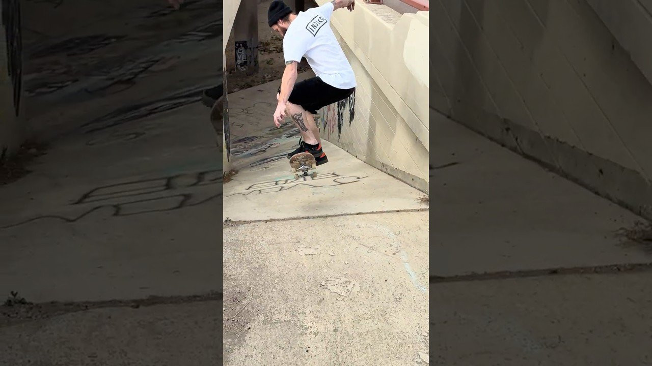 Chinese Ollie in Colorado Springs by Bobby Hebner. Filmed by Ryan Heier for Ritual Skateboards.<br /><br />#BobbyHebner #Colorado #RitualSkateboards #Shorts #Skateboarding