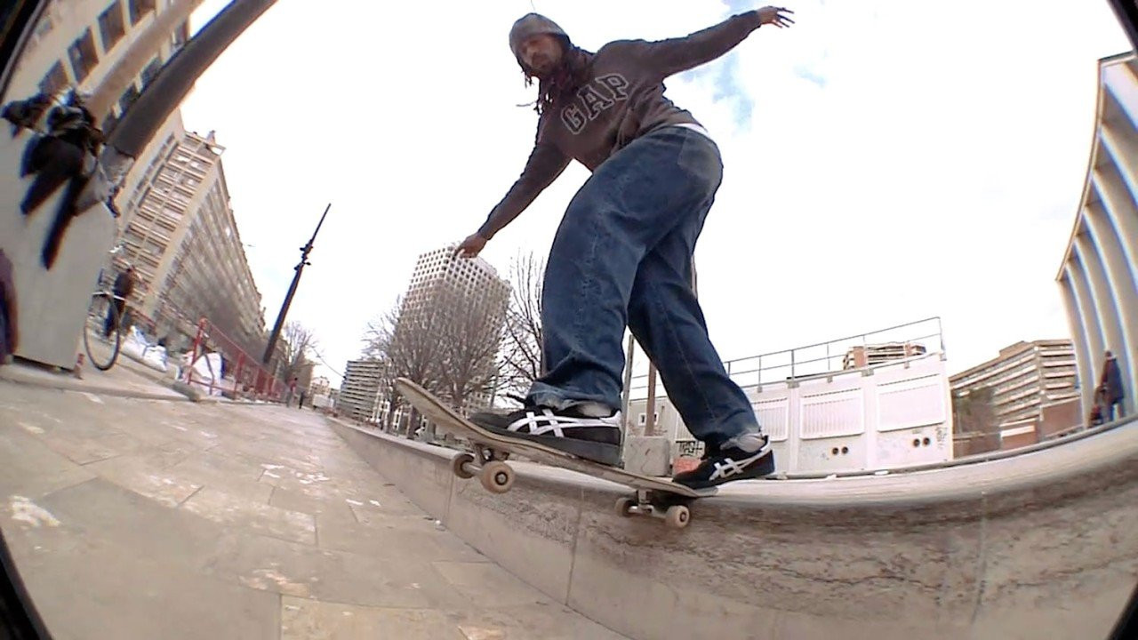 Valentin Verd, filmed and edited by Victor Campillo.<br /><br />Supported by Asics.
