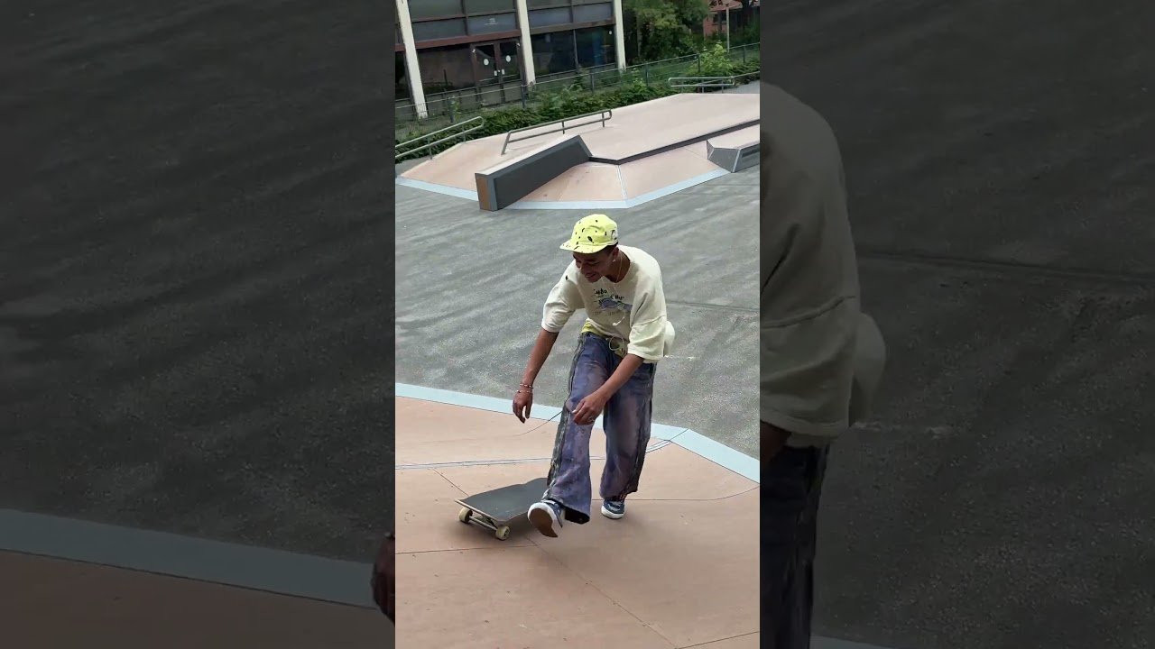 How many did you count?<br />Drop your number!<br /><br />We checked out the new M Street park.<br />Full session coming soon.<br /><br />@deolegotoy