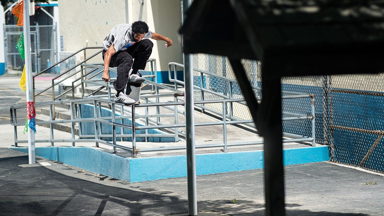 New Jumpmanblanco part alert goes off as K-White delivers this versatile video offering with an ender that packs a punch. Enjoy.<br /><br />Filmed & Edited by Ricardo Rivera<br />Photos by Diego Sarmiento