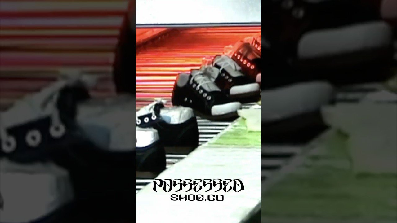 「音声オンで解説」 <br /><br />POSSESSED SHOEは、職人気質の高い生産工場で、一足一足、丁寧に作られています。<br /><br />この動画では、高品質なヴァルカナイズドソールシューズが、一足の製品として完成するまでの生産工程をご覧いただけます。<br /><br />ヴァルカナイズドソールは、その柔らかさによって、爪先や足裏でスケートボードの感覚を、よりダイレクトに捉える事が出来ます。<br /><br />ソールの外周にフォキシングテープを巻き付けることで、一体型のソールでは実現できない、優れた柔軟性と屈曲性を生み出しています。<br /><br />ソールとアッパーを、丁寧な手作業で接着することで、柔軟性と耐久性を両立しています。<br /><br />POSSESSED SHOEのヴァルカナイズドソールは、フォキシングテープの接着強度にも、徹底してこだわっています。<br /><br />POSSESSED SHOEは、さらにタフで、しなやかなスケートシューズを目指します。<br /><br />商品に関するお問い合わせは下記リンクのWEBSITEより取り扱い店舗をご確認の上お願いします。<br /><br />https://www.possessedshoe.com/store-list<br /><br />全サイズメーカー在庫対応致します。店頭にてお問い合わせ下さい。<br /><br />商品取り扱いのお問い合わせはWEBSITEよりお願いします。<br /><br />#skateshoes #sneakers #skateboarding