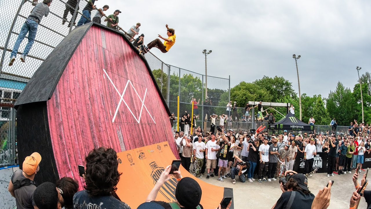 The Bunt returns to the courts of Toronto for another barn-burner with Jake Anderson, Curren Caples, Mason Silva, TJ Rogers, GT and more heavy hitters. Flyin' through the uprights and bringin' the heat inside the key, this cross-over comes correct.<br /> <br /> Keep up with Thrasher Magazine here:<br /> http://www.thrashermagazine.com<br /> http://www.facebook.com/thrashermagazine<br /> http://www.instagram.com/thrashermag<br /> http://www.twitter.com/thrashermag