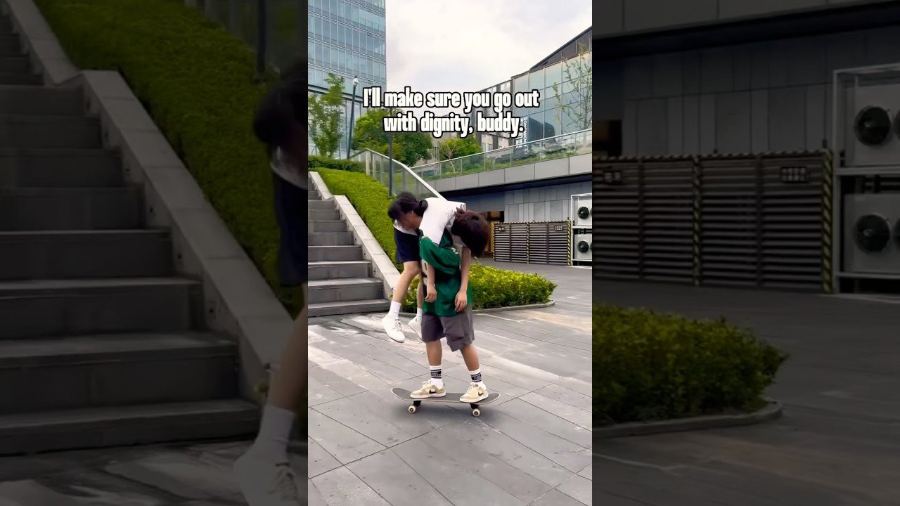 This is what friends are for ❤️🛹<br /><br />Follow her 👉 https://www.instagram.com/mouyunxx?stkn=b2FpNzJ0ajd4YzM3<br /><br />#shorts #shortvideo #skateboarding