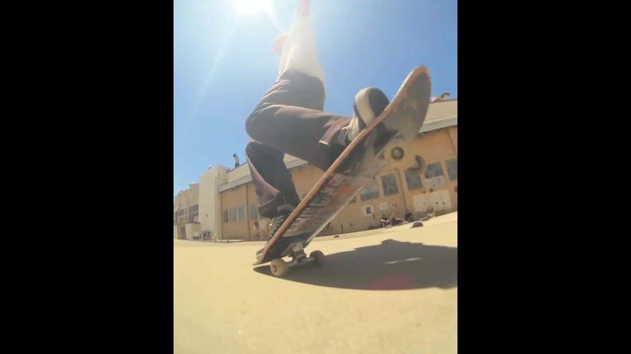 Brian's clips from the recent 'James2' Video centered around SF skating.<br /><br />Brian Rocks the Reeds, Now available in skateshops & ipath.com<br /><br />#ipathskate #ipathfootwear #ipathskateboarding #brianpowderly #sf #skateboarding #skateboard #loopholewheels