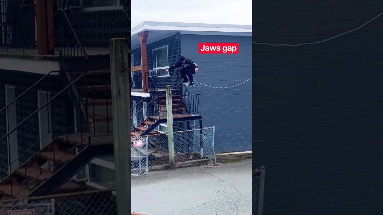 Always wanted to ollie this! 💪🏆<br /><br />Follow for more 👉 https://www.instagram.com/worlddeece?exln=NTc4MTIwNjQ2YQ==<br /><br />#shorts #shortvideo #skateboarding